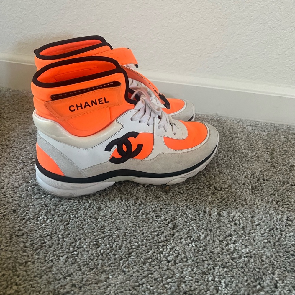 CHANEL RARE Limited Ed White/Orange Suede Calfskin/Lambskin High Top CC Sneakers